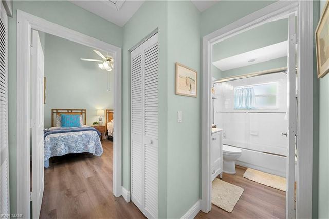 565 Windsor SQ 202, Naples, FL 34104