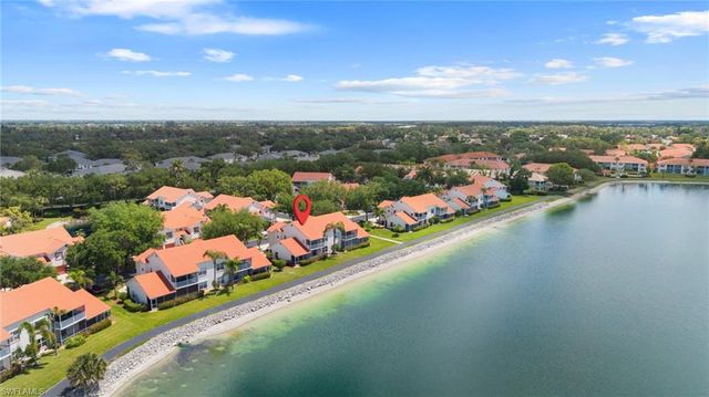 565 Windsor SQ 202, Naples, FL 34104