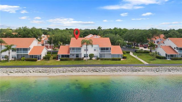 565 Windsor SQ 202, Naples, FL 34104