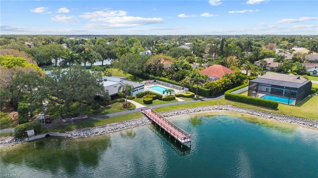 565 Windsor SQ 202, Naples, FL 34104