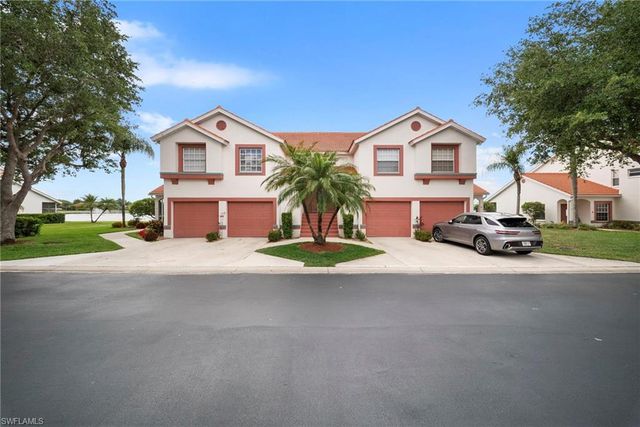 565 Windsor SQ 202, Naples, FL 34104