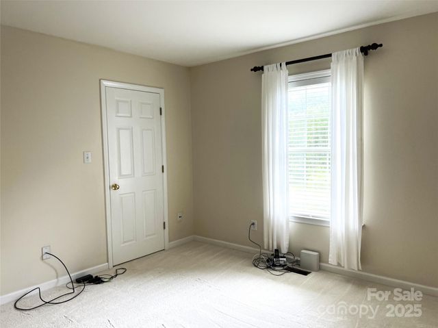 105 Winding Creek Drive, Morganton, NC 28655