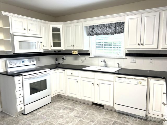 105 Winding Creek Drive, Morganton, NC 28655