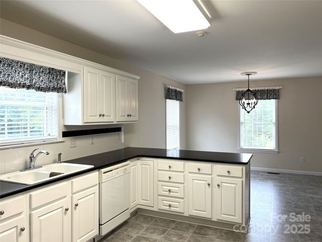 105 Winding Creek Drive, Morganton, NC 28655