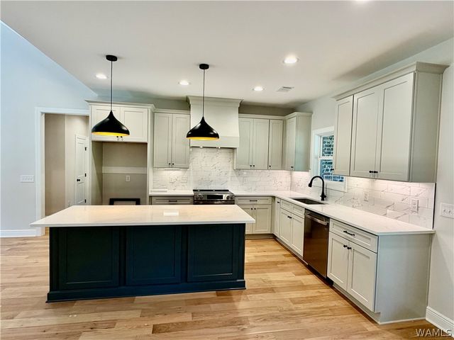 13699 J C Gilliam, Berry, AL 35546
