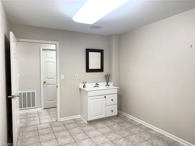 510 W Center Street, Lexington, NC 27292