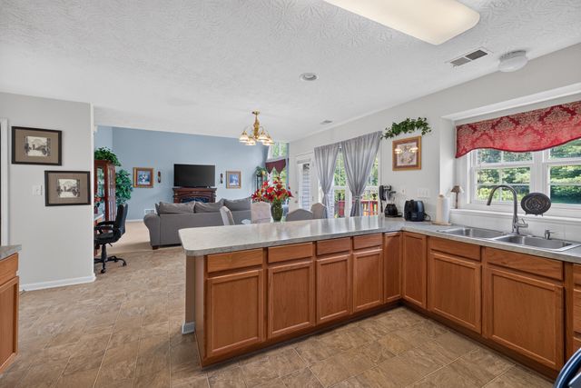 5072 Middleton Place, Lexington, KY 40515