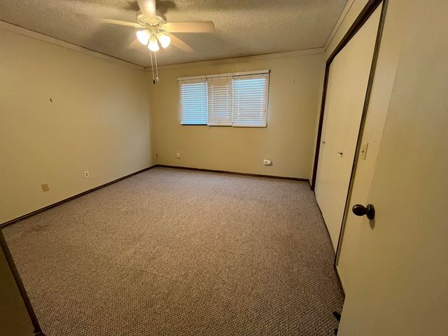 1005 Jefferson Street, Plainview, TX 79072