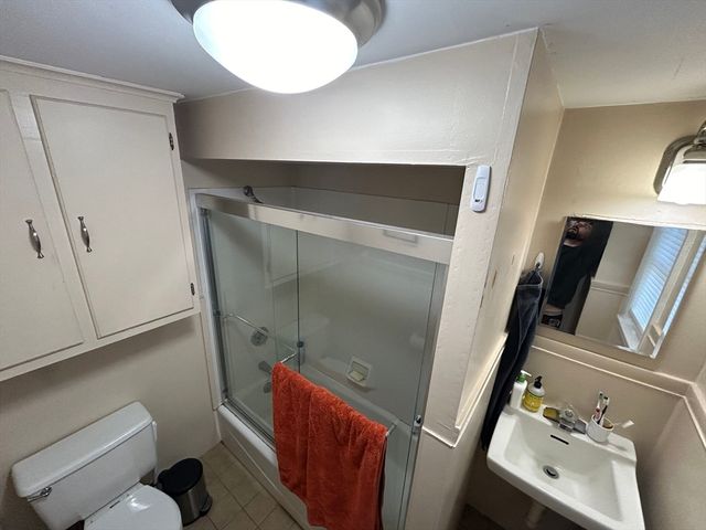 9 Crescent Square 00, Newton, MA 02458