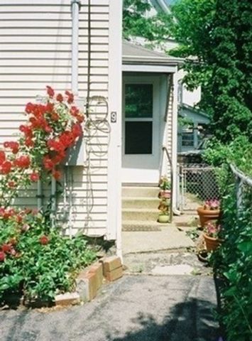 9 Crescent Square 00, Newton, MA 02458