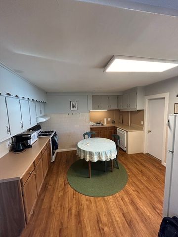 9 Crescent Square 00, Newton, MA 02458