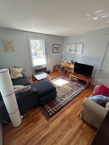 9 Crescent Square 00, Newton, MA 02458