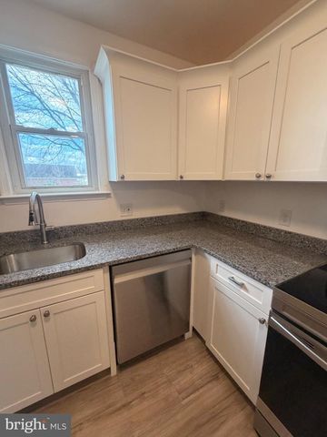 8323 BEAR CREEK DR, Baltimore, MD 21222