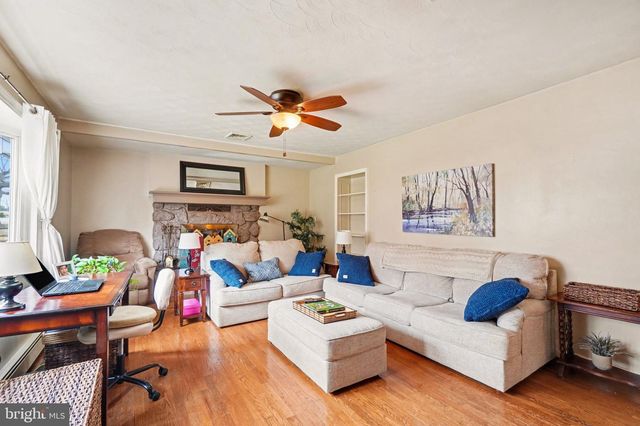 3925 SULLIVAN ST, Mechanicsburg, PA 17050