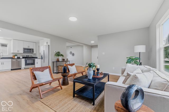 9220 Allegro Drive, Indianapolis, IN 46231