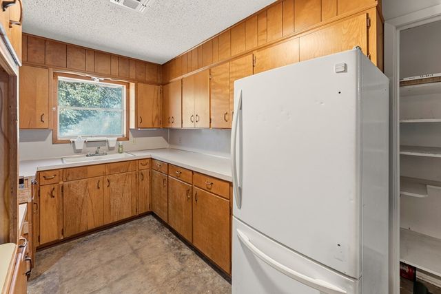 3394 Junction Hwy, Ingram, TX 78025