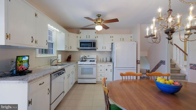 138 WOODLAND DR, Montgomeryville, PA 18936