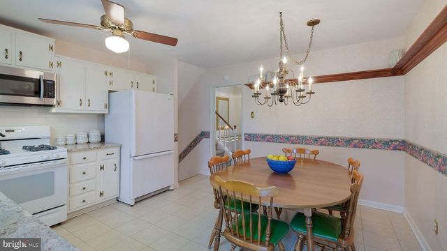 138 WOODLAND DR, Montgomeryville, PA 18936