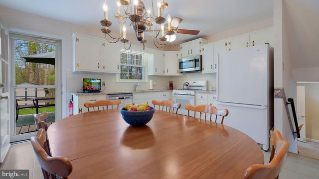 138 WOODLAND DR, Montgomeryville, PA 18936