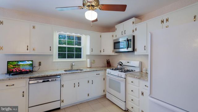 138 WOODLAND DR, Montgomeryville, PA 18936