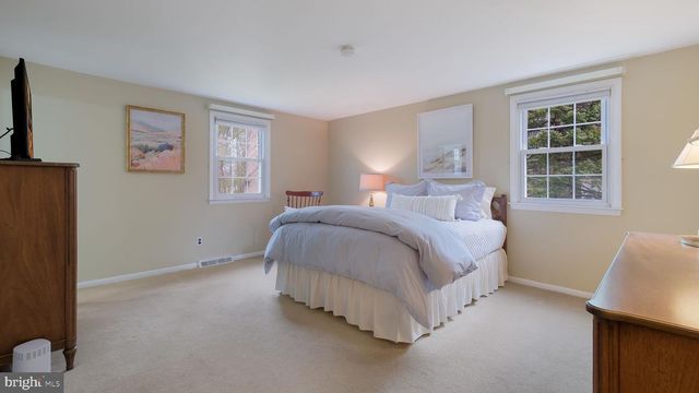 138 WOODLAND DR, Montgomeryville, PA 18936