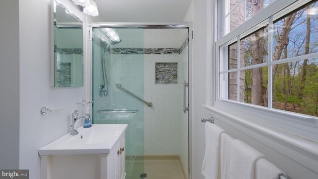 138 WOODLAND DR, Montgomeryville, PA 18936