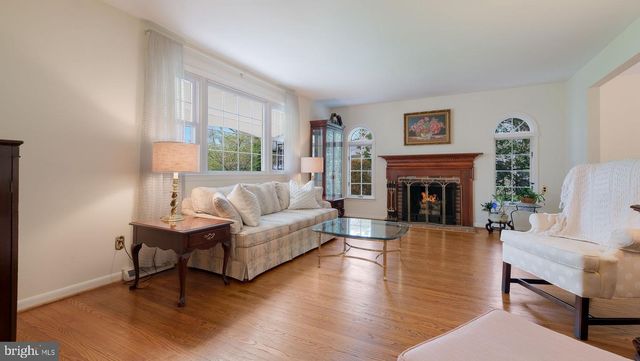 138 WOODLAND DR, Montgomeryville, PA 18936