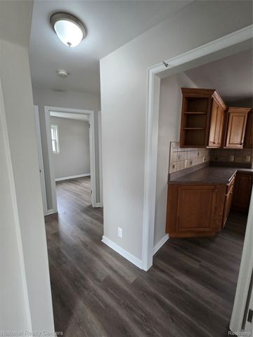 25279 Cole Street, Roseville, MI 48066