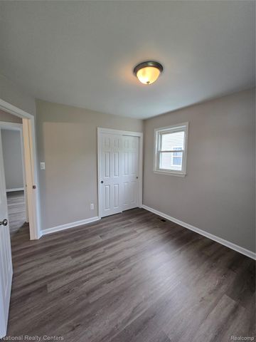 25279 Cole Street, Roseville, MI 48066