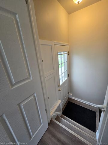 25279 Cole Street, Roseville, MI 48066