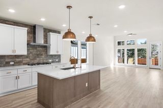 1174 North Roger Hanks Parkway, Dripping Springs, TX 78620