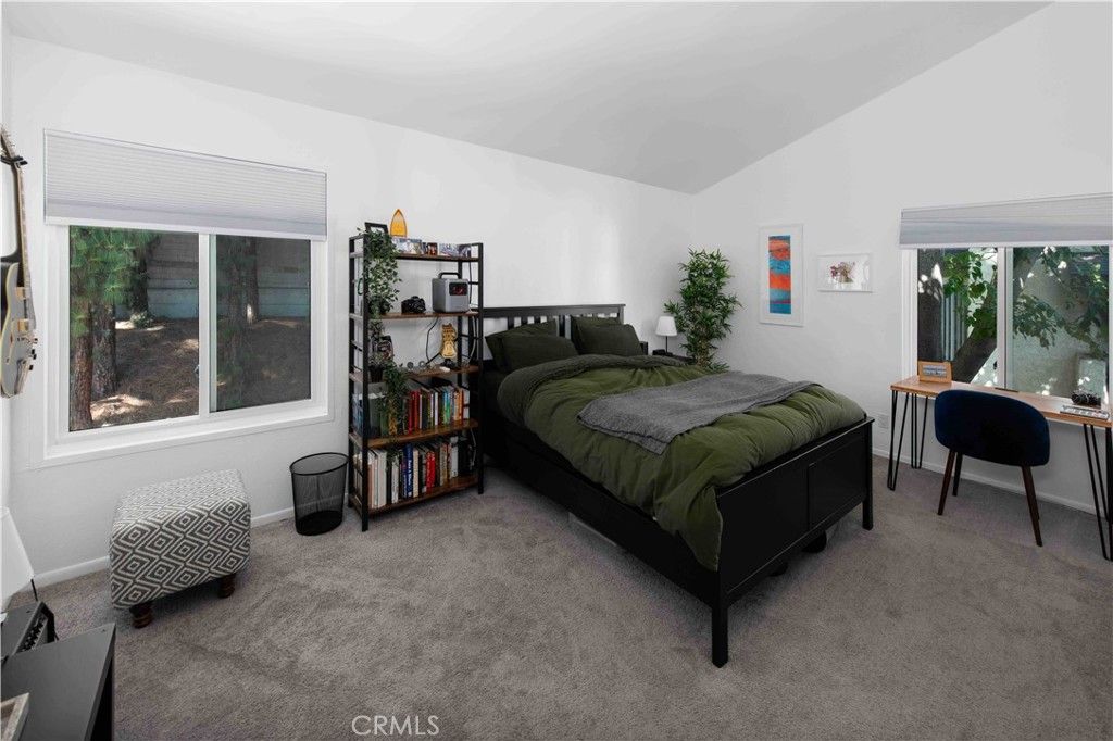 Image 6 of property listing at 7135 Firmament 25, Van Nuys, CA 91406