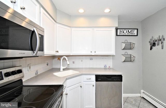 2835 BOWMAN AVE, Bensalem, PA 19020