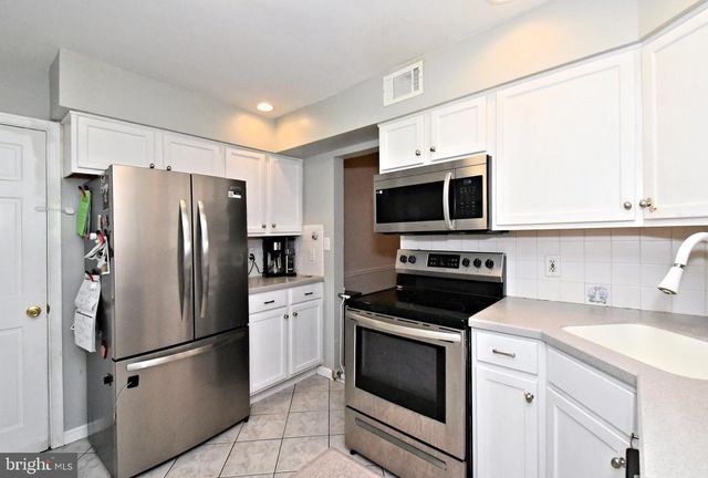 2835 BOWMAN AVE, Bensalem, PA 19020