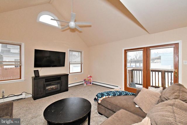 2835 BOWMAN AVE, Bensalem, PA 19020