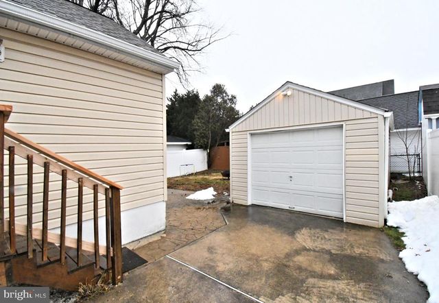 2835 BOWMAN AVE, Bensalem, PA 19020