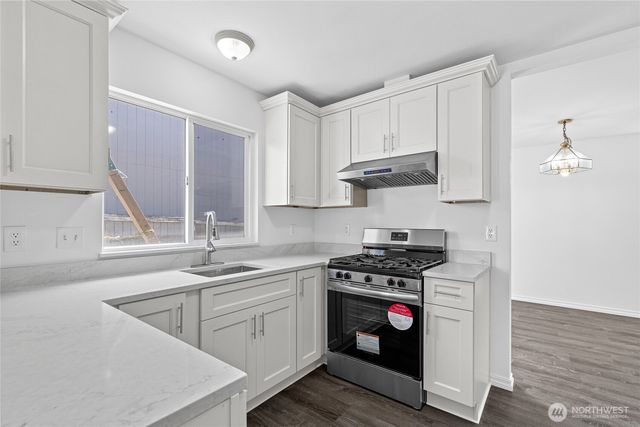 2707 S 268th Place, Kent, WA 98032