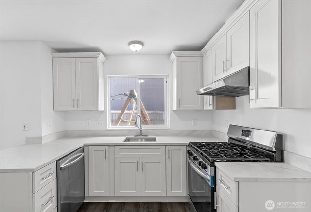 2707 S 268th Place, Kent, WA 98032