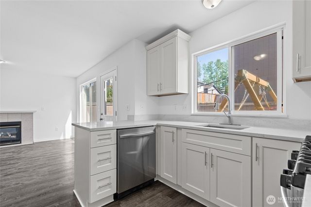 2707 S 268th Place, Kent, WA 98032