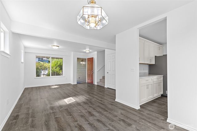 2707 S 268th Place, Kent, WA 98032