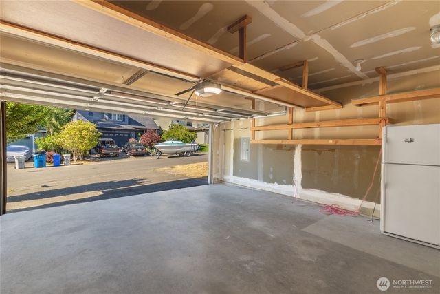 2707 S 268th Place, Kent, WA 98032