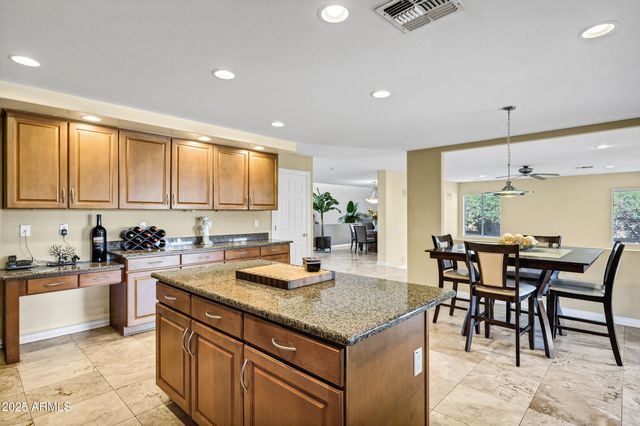 7555 E LAUREL Street, Mesa, AZ 85207