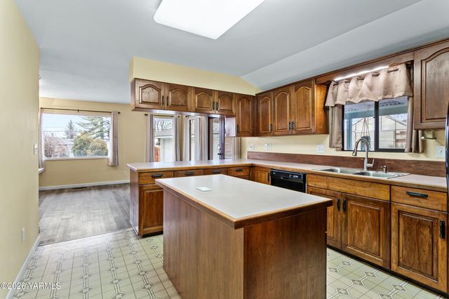 6601 W Lincoln Ave, Yakima, WA 98908