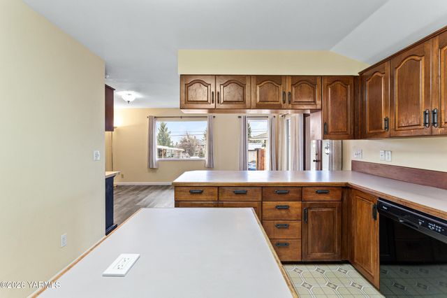 6601 W Lincoln Ave, Yakima, WA 98908