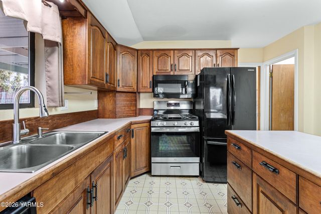 6601 W Lincoln Ave, Yakima, WA 98908