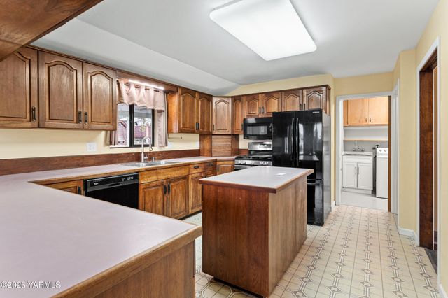 6601 W Lincoln Ave, Yakima, WA 98908