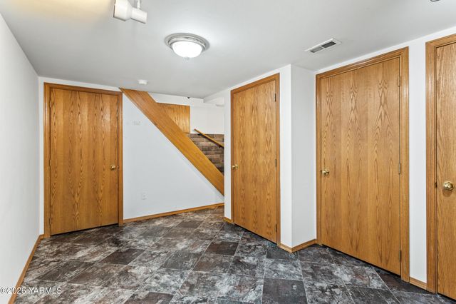 6601 W Lincoln Ave, Yakima, WA 98908