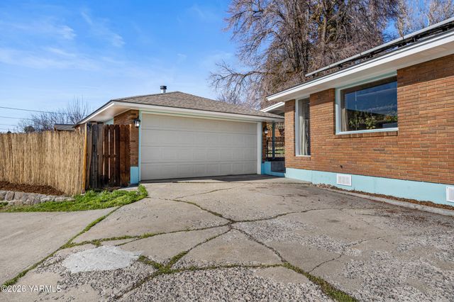 6601 W Lincoln Ave, Yakima, WA 98908