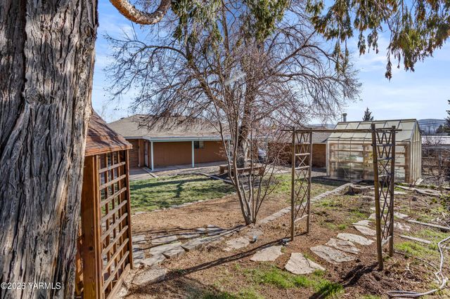 6601 W Lincoln Ave, Yakima, WA 98908