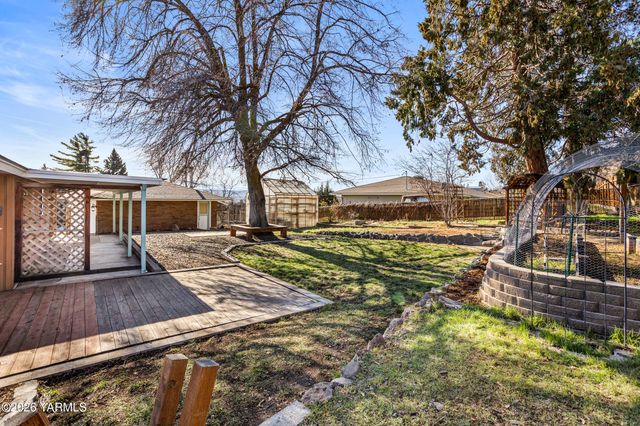 6601 W Lincoln Ave, Yakima, WA 98908